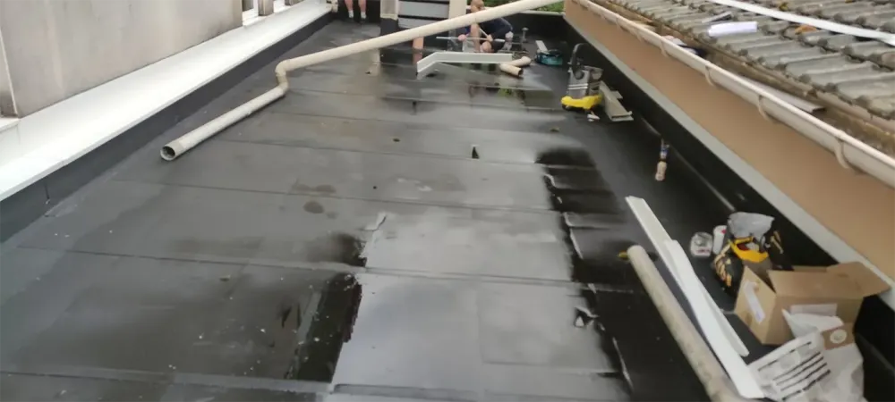 tanchéité de sol mouillé