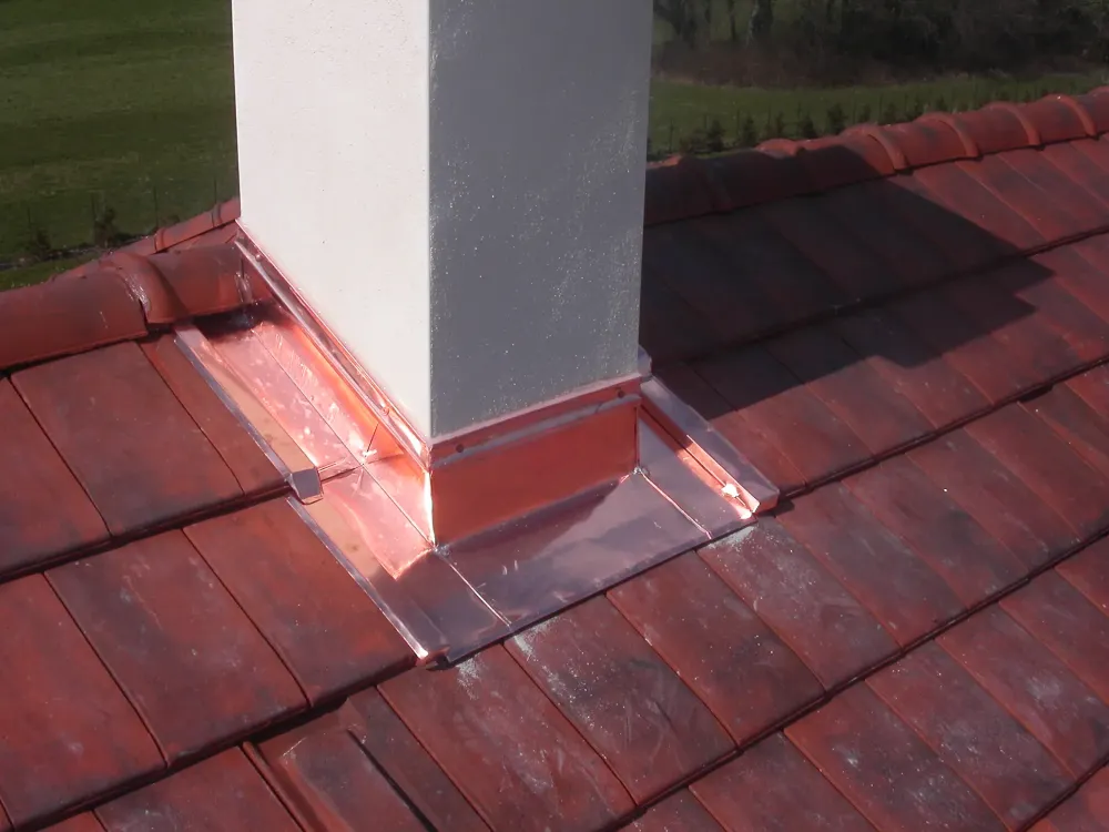 Entoutrage de cheminée de très pret