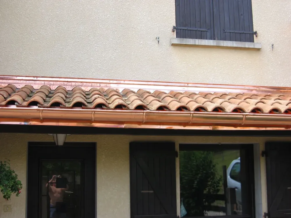 Gouttière sous gouttière de face